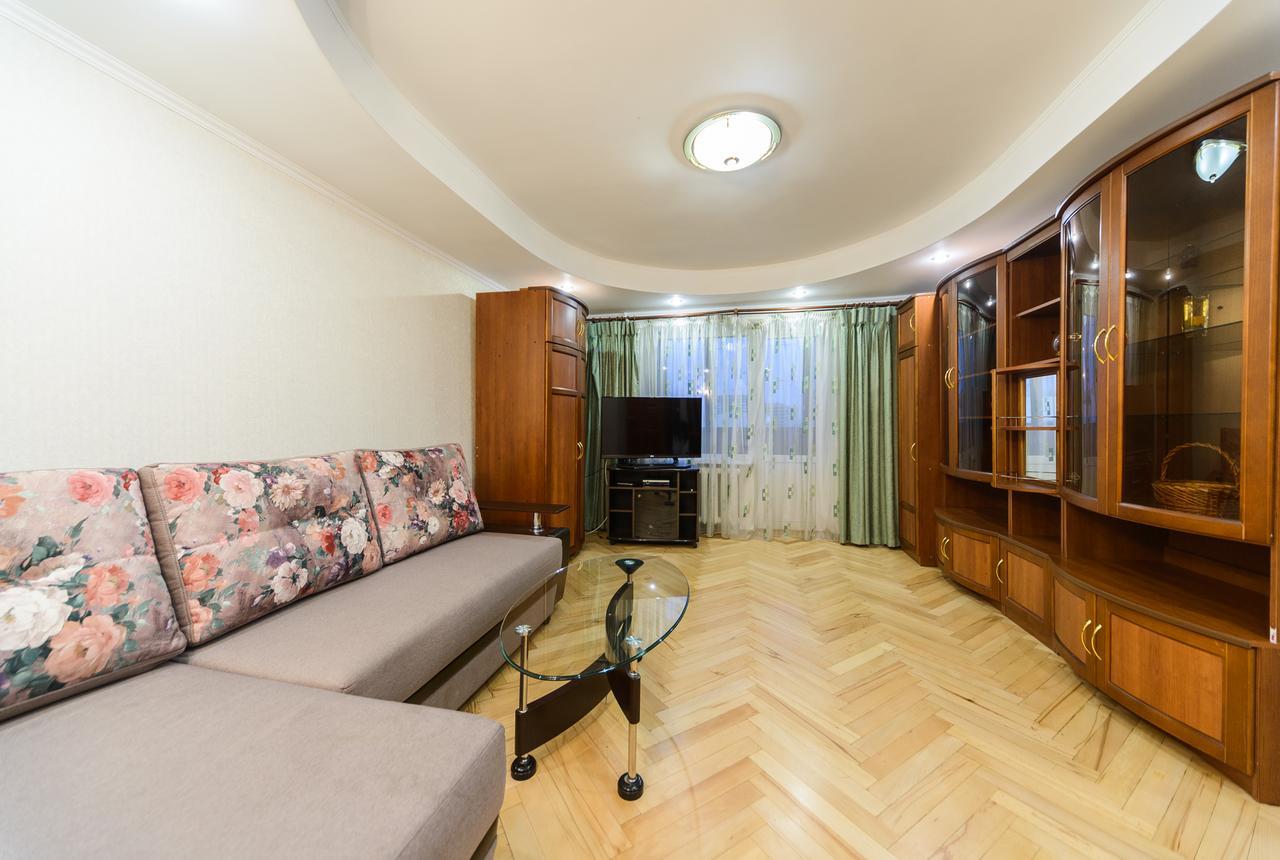 קייב Apartment On Lesi Ukrainky Blvd מראה חיצוני תמונה