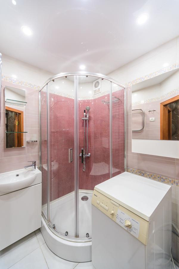 קייב Apartment On Lesi Ukrainky Blvd מראה חיצוני תמונה