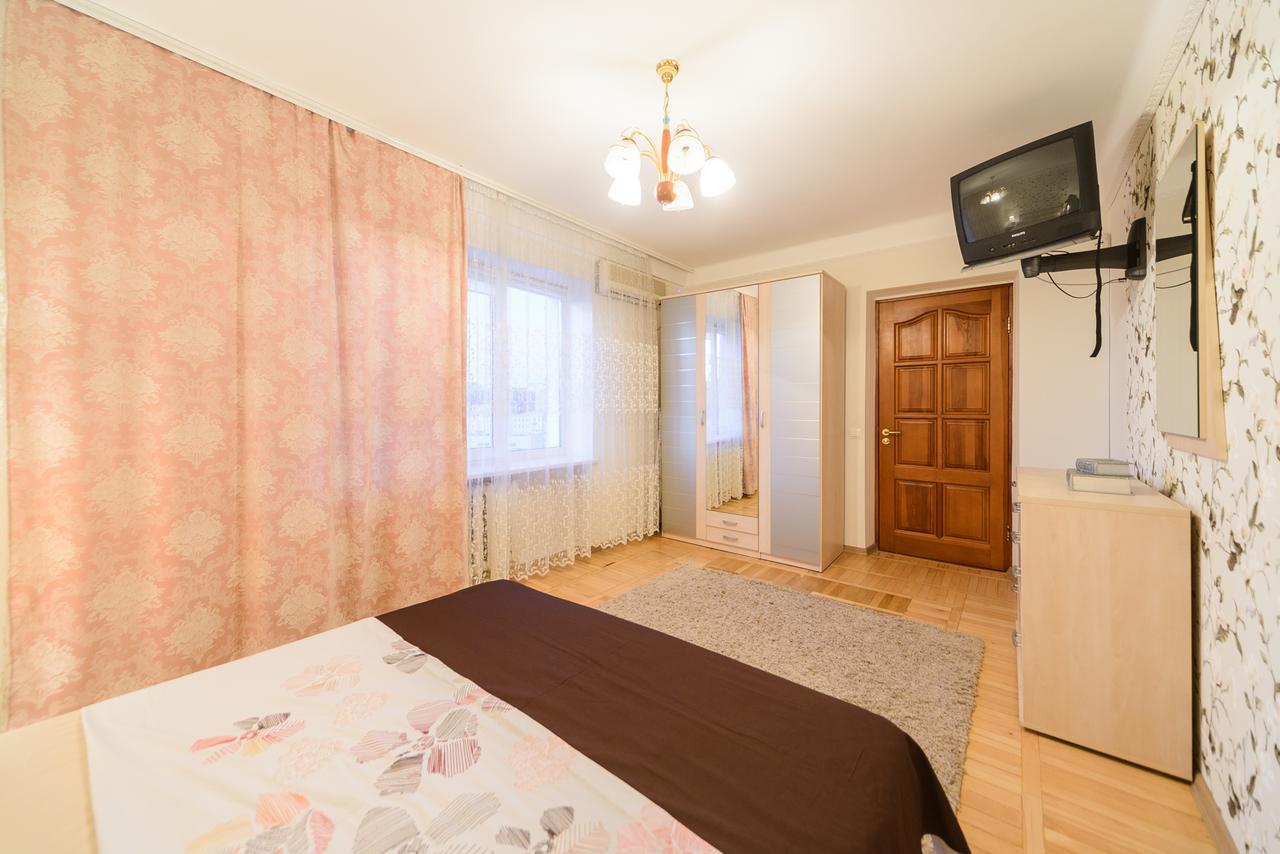 קייב Apartment On Lesi Ukrainky Blvd מראה חיצוני תמונה