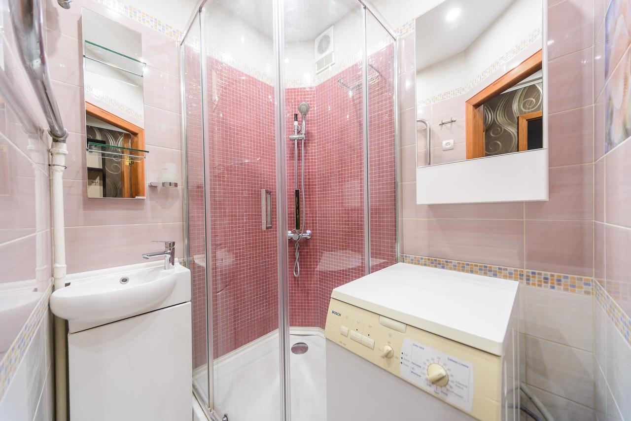 קייב Apartment On Lesi Ukrainky Blvd מראה חיצוני תמונה