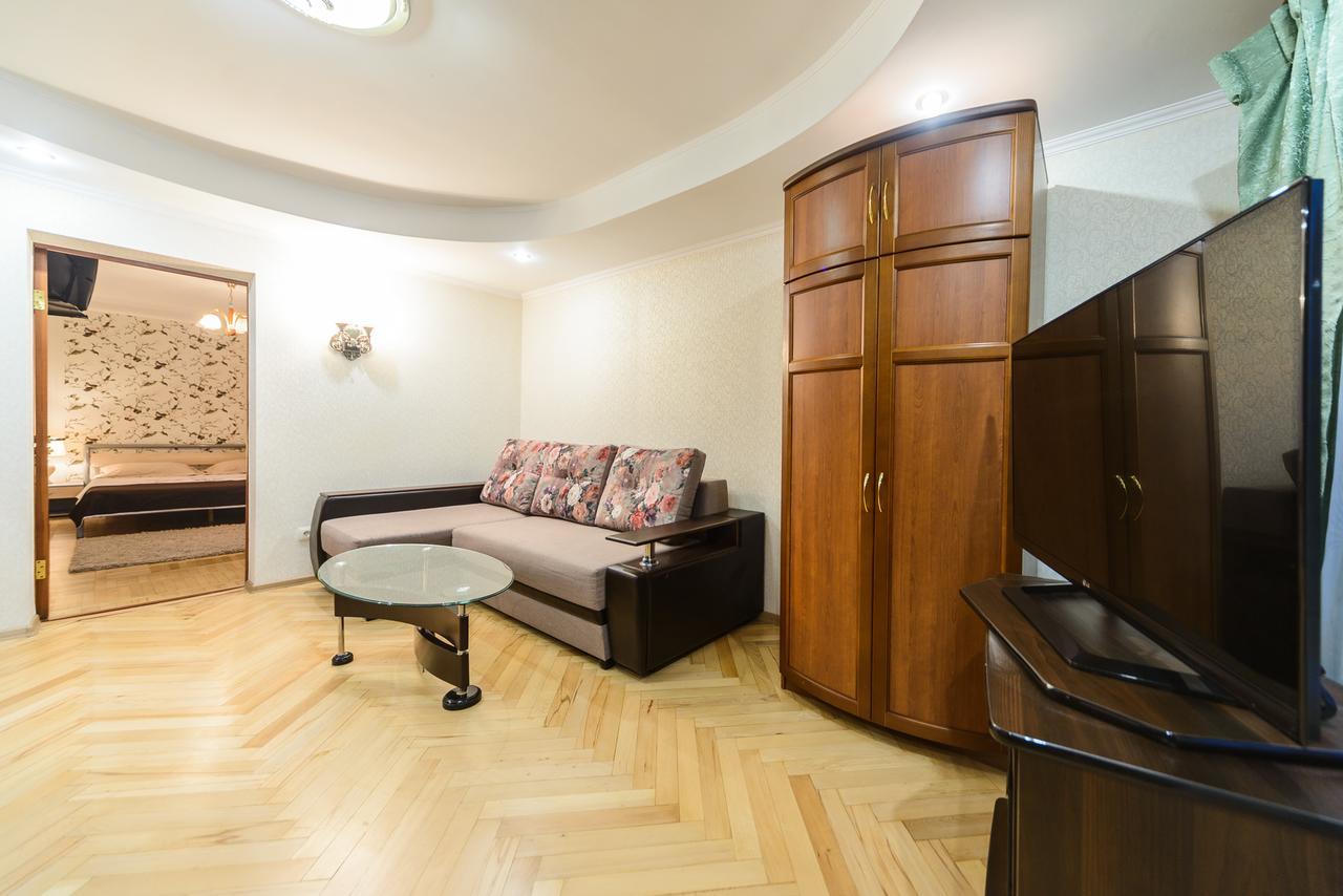 קייב Apartment On Lesi Ukrainky Blvd מראה חיצוני תמונה