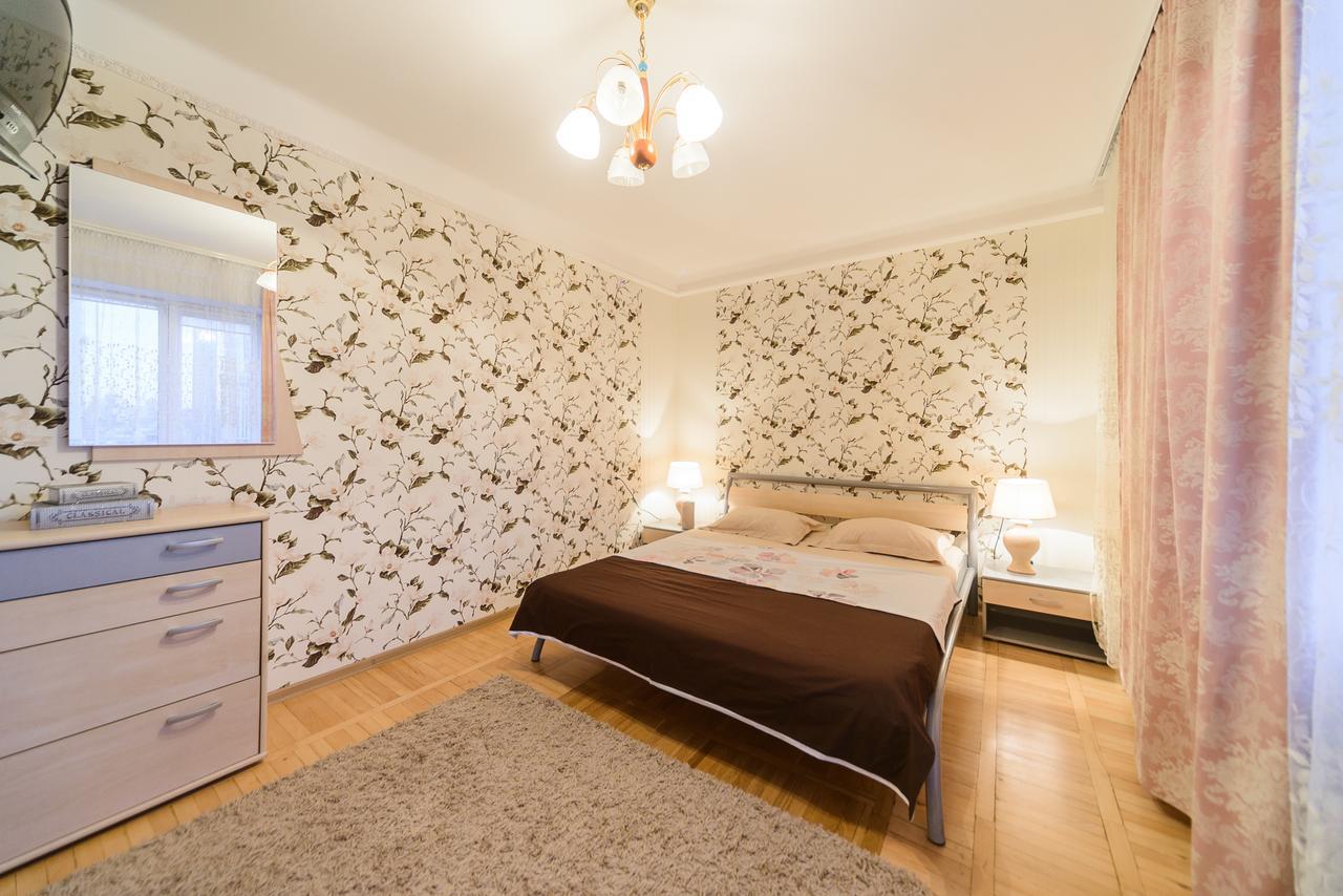 קייב Apartment On Lesi Ukrainky Blvd מראה חיצוני תמונה